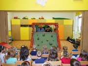 Divadlo Koloběžka - Na návštěvě v Broučkově